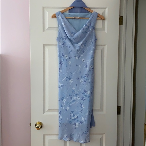 Light and airy dress - Picture 1 of 4